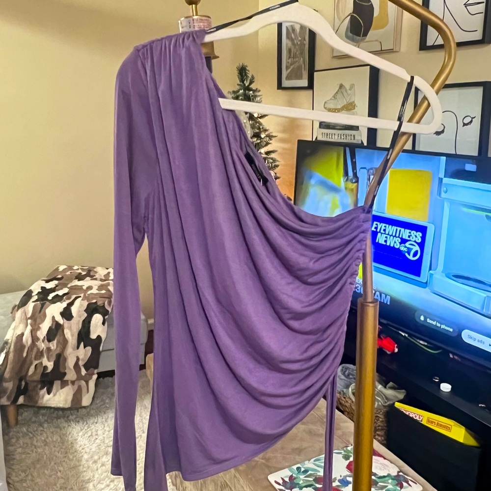 Long-sleeve One Shoulder Top